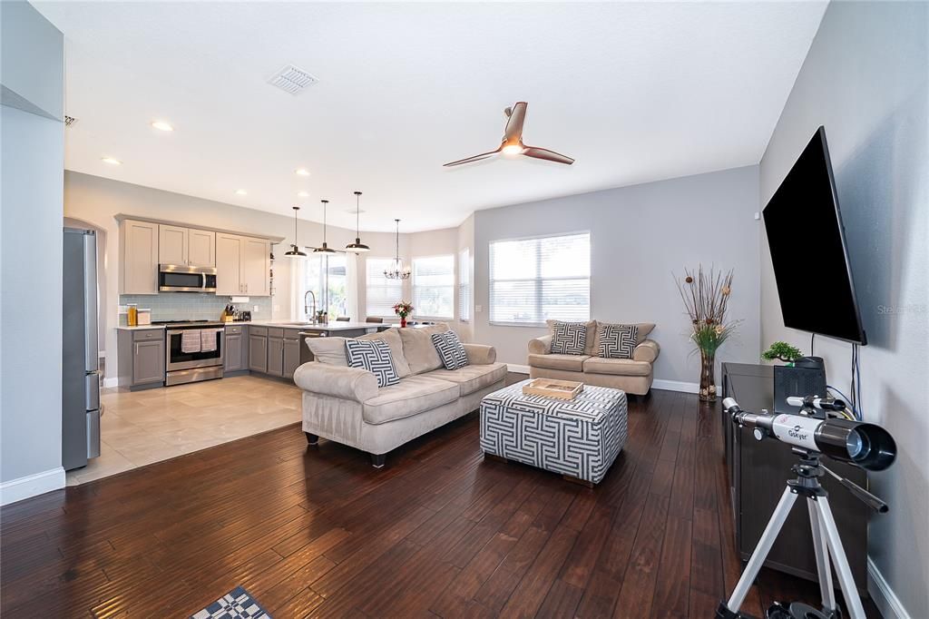 待售: $660,000 (4 贝兹, 2 浴室, 2694 平方英尺)