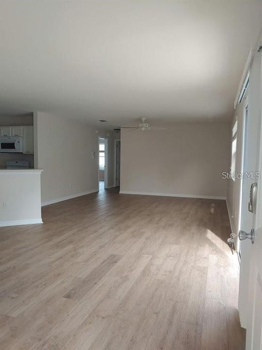 出租: $1,900 (2 贝兹, 2 浴室, 1188 平方英尺)