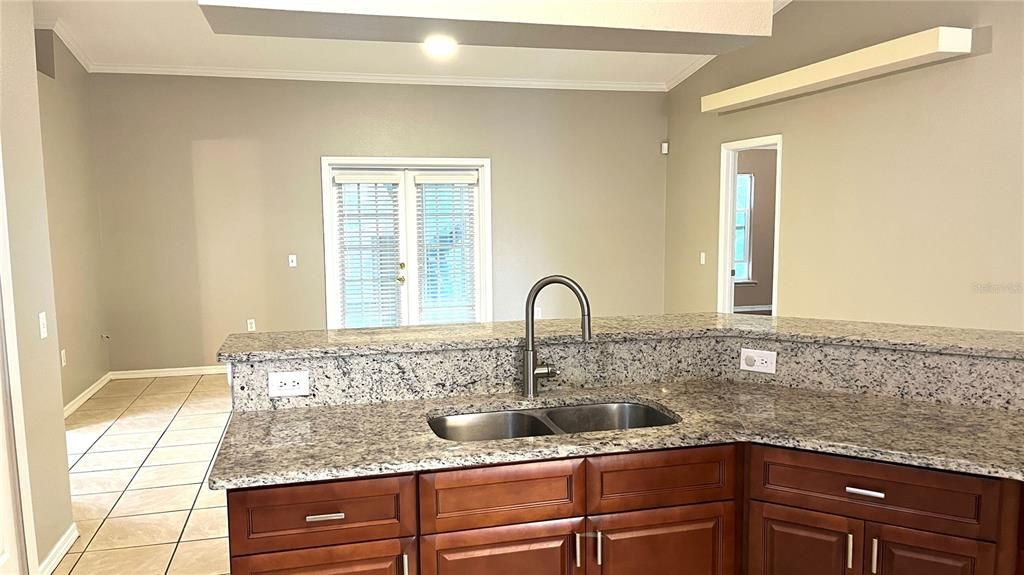 В аренду: $2,495 (3 спален, 2 ванн, 1773 Квадратных фут)