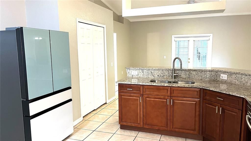 В аренду: $2,495 (3 спален, 2 ванн, 1773 Квадратных фут)