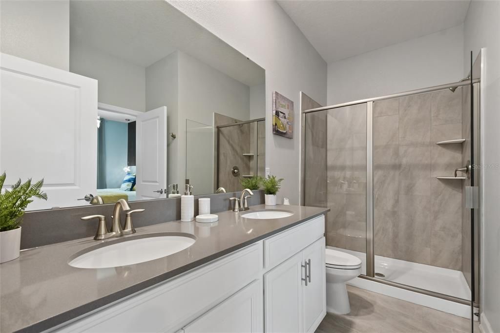 For Sale: $968,000 (8 beds, 5 baths, 4289 Square Feet)