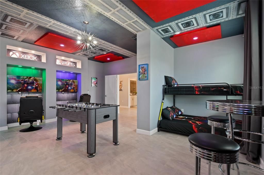 For Sale: $968,000 (8 beds, 5 baths, 4289 Square Feet)