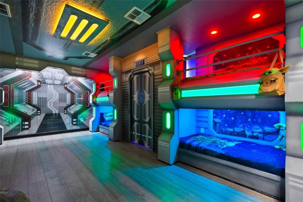 For Sale: $968,000 (8 beds, 5 baths, 4289 Square Feet)