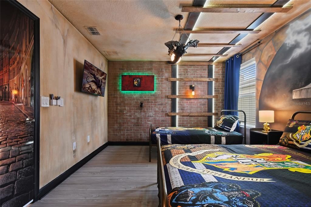 For Sale: $968,000 (8 beds, 5 baths, 4289 Square Feet)