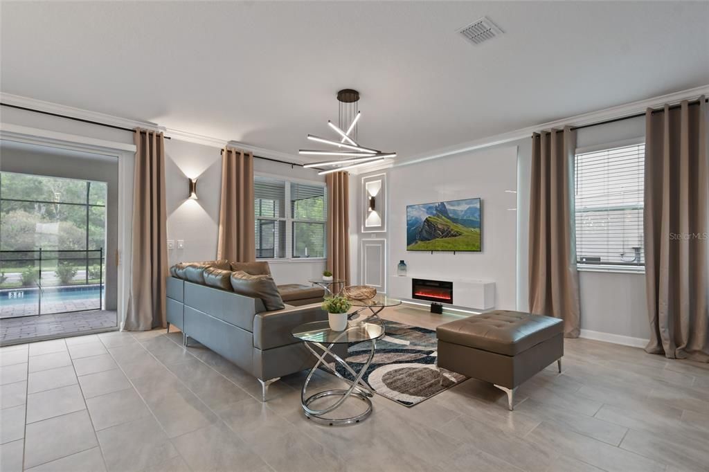 For Sale: $968,000 (8 beds, 5 baths, 4289 Square Feet)