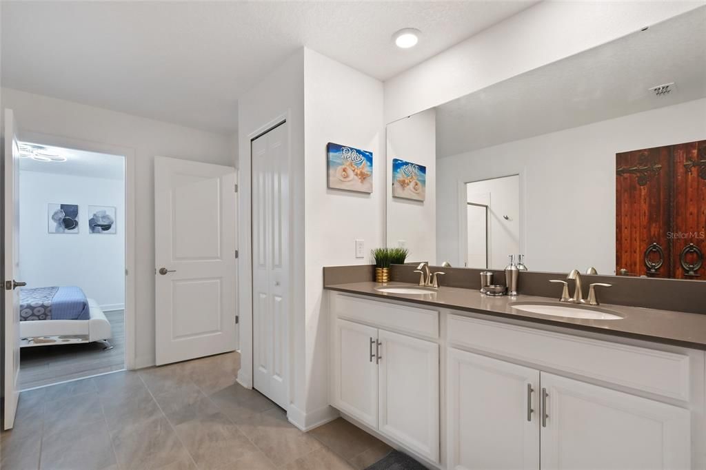 For Sale: $968,000 (8 beds, 5 baths, 4289 Square Feet)