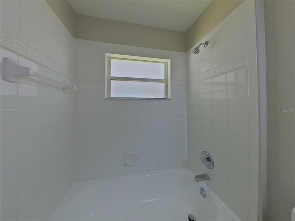 В аренду: $2,369 (4 спален, 2 ванн, 1564 Квадратных фут)