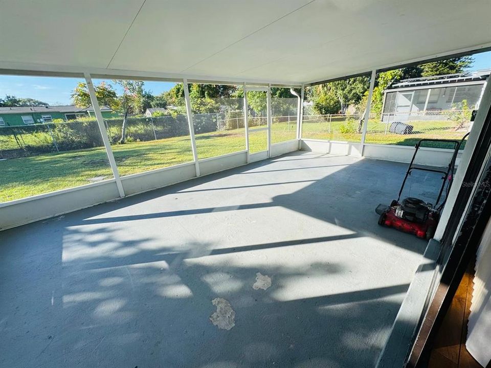 For Rent: $2,050 (3 beds, 1 baths, 1092 Square Feet)