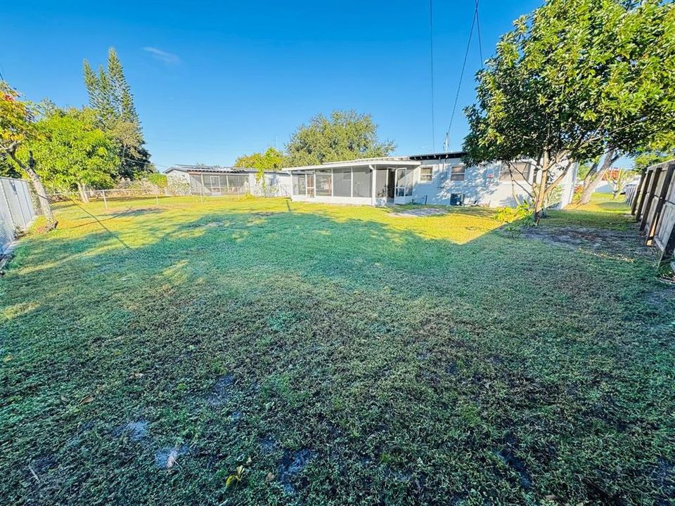 For Rent: $2,050 (3 beds, 1 baths, 1092 Square Feet)