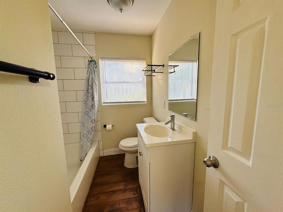 For Rent: $2,050 (3 beds, 1 baths, 1092 Square Feet)