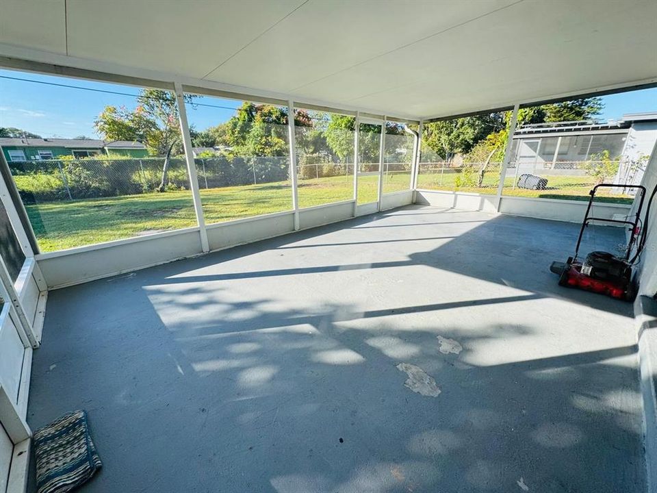 For Rent: $2,050 (3 beds, 1 baths, 1092 Square Feet)