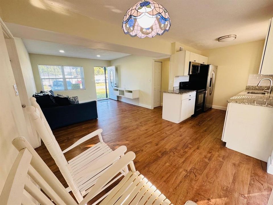 For Rent: $2,050 (3 beds, 1 baths, 1092 Square Feet)