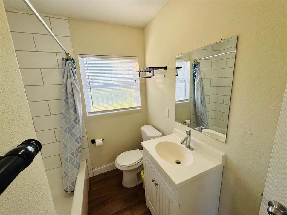 For Rent: $2,050 (3 beds, 1 baths, 1092 Square Feet)