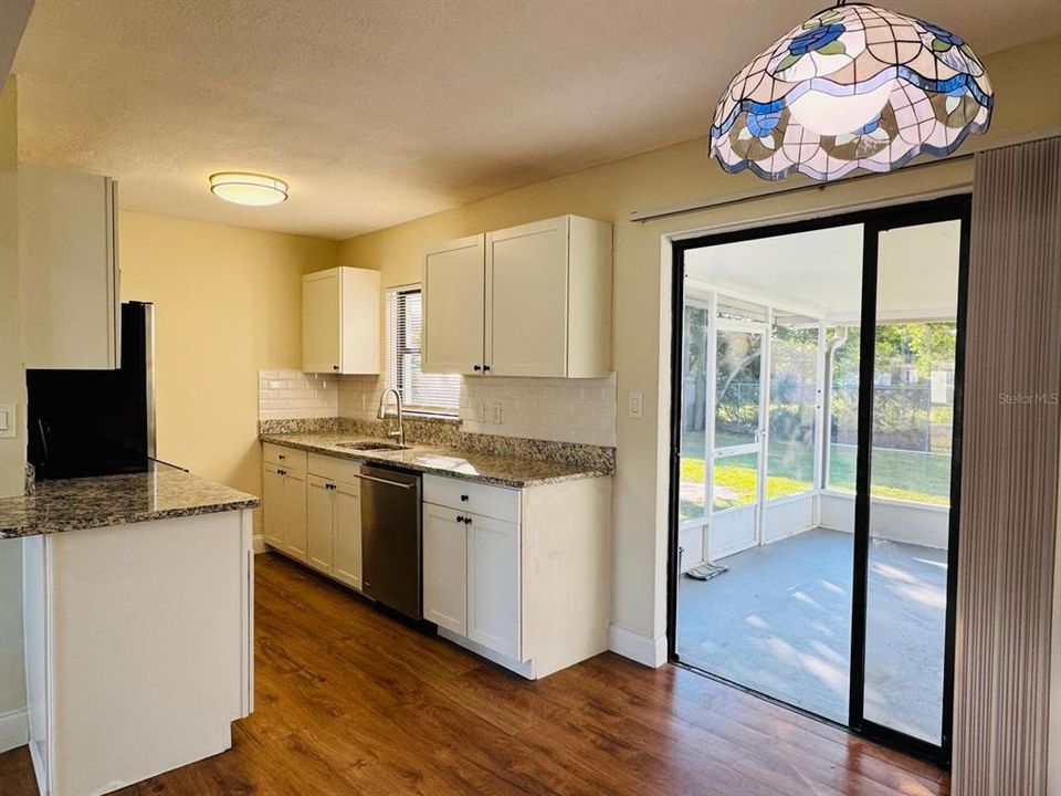 For Rent: $2,050 (3 beds, 1 baths, 1092 Square Feet)