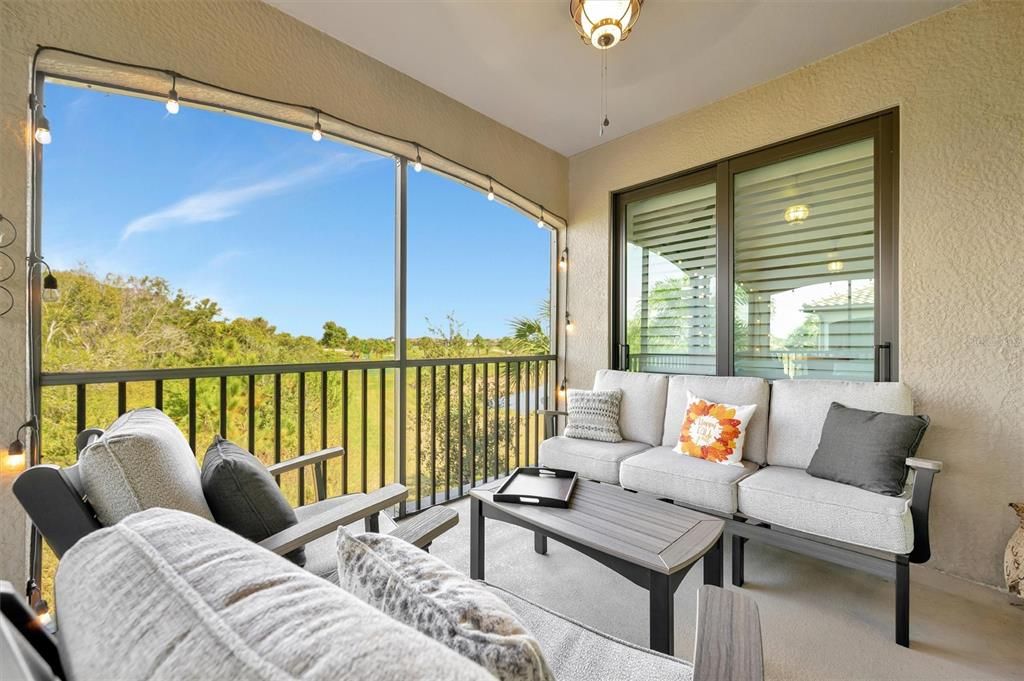 En Venta: $650,000 (3 camas, 2 baños, 2108 Pies cuadrados)