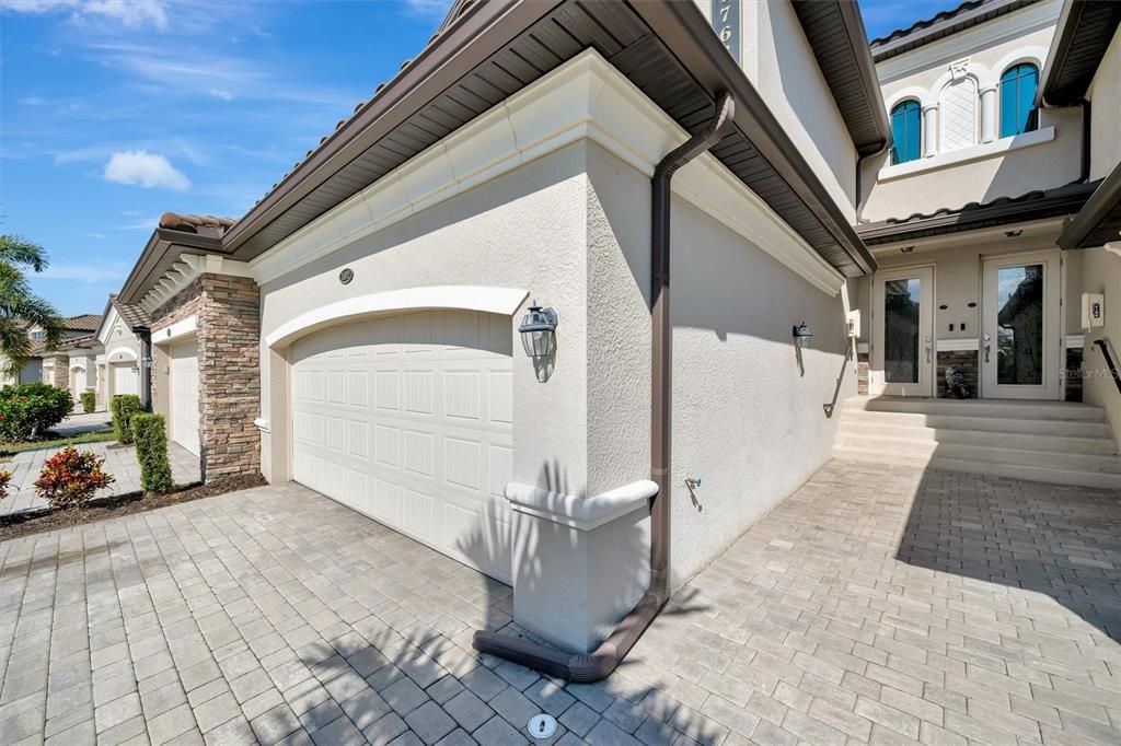 En Venta: $650,000 (3 camas, 2 baños, 2108 Pies cuadrados)