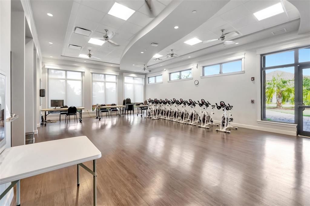 En Venta: $650,000 (3 camas, 2 baños, 2108 Pies cuadrados)