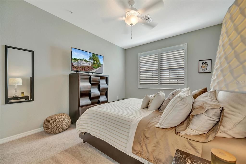 En Venta: $650,000 (3 camas, 2 baños, 2108 Pies cuadrados)