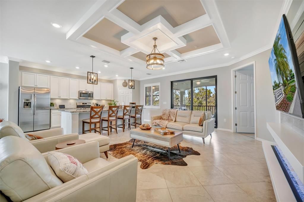 En Venta: $650,000 (3 camas, 2 baños, 2108 Pies cuadrados)