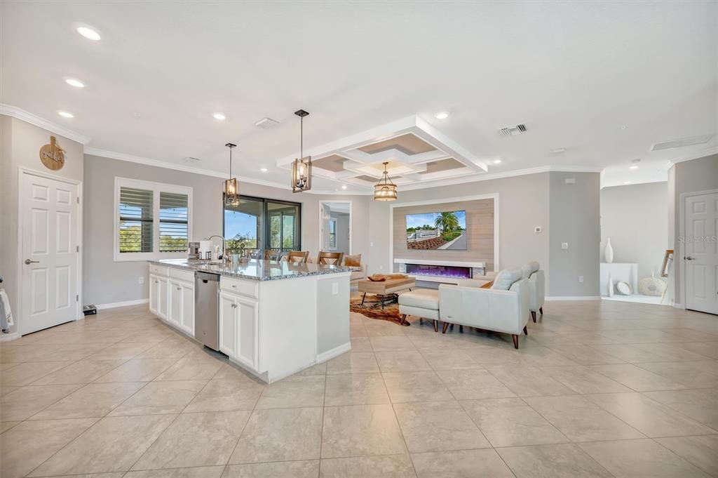 En Venta: $650,000 (3 camas, 2 baños, 2108 Pies cuadrados)