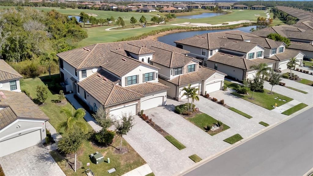 En Venta: $650,000 (3 camas, 2 baños, 2108 Pies cuadrados)