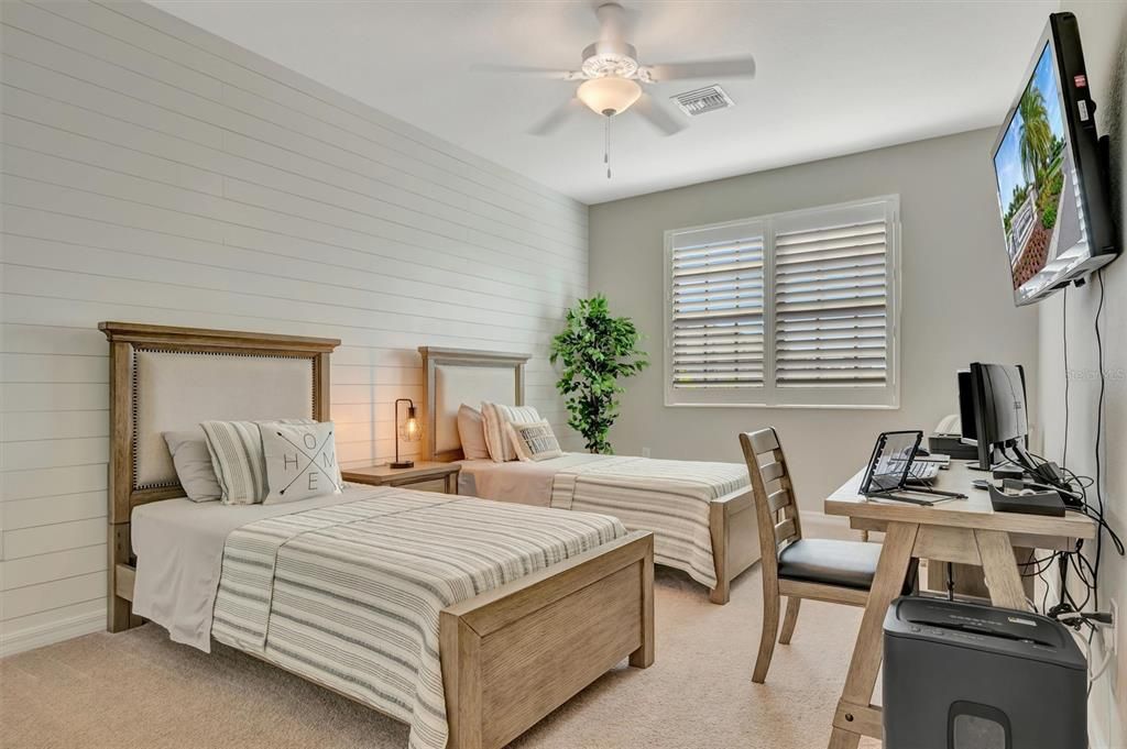 En Venta: $650,000 (3 camas, 2 baños, 2108 Pies cuadrados)