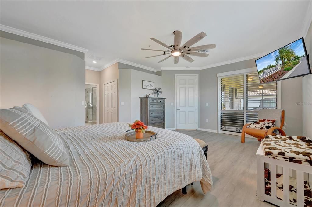 En Venta: $650,000 (3 camas, 2 baños, 2108 Pies cuadrados)