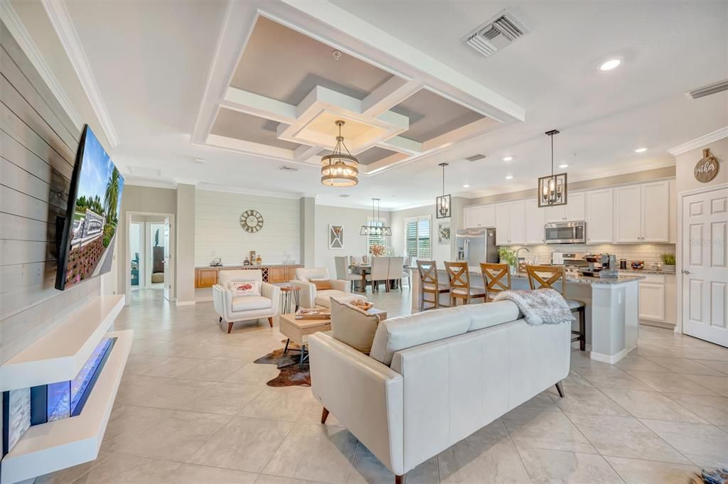 En Venta: $650,000 (3 camas, 2 baños, 2108 Pies cuadrados)