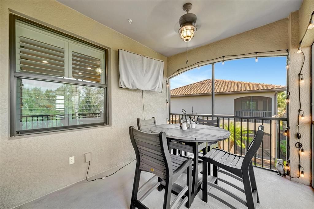 En Venta: $650,000 (3 camas, 2 baños, 2108 Pies cuadrados)