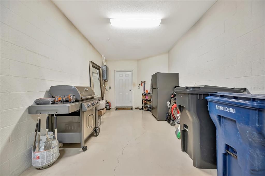 En Venta: $650,000 (3 camas, 2 baños, 2108 Pies cuadrados)