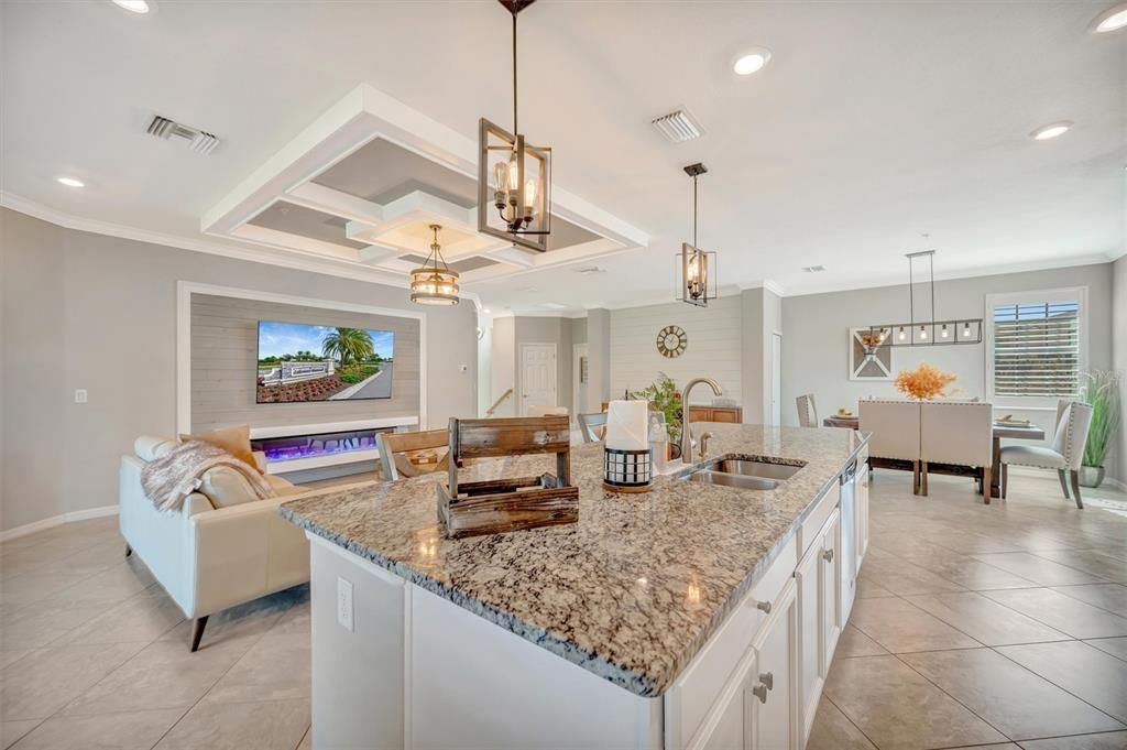 En Venta: $650,000 (3 camas, 2 baños, 2108 Pies cuadrados)