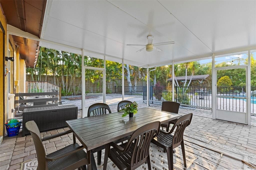 En Venta: $910,000 (3 camas, 3 baños, 3406 Pies cuadrados)