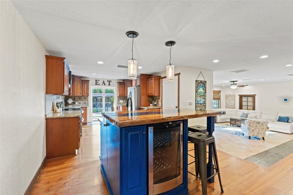 En Venta: $910,000 (3 camas, 3 baños, 3406 Pies cuadrados)