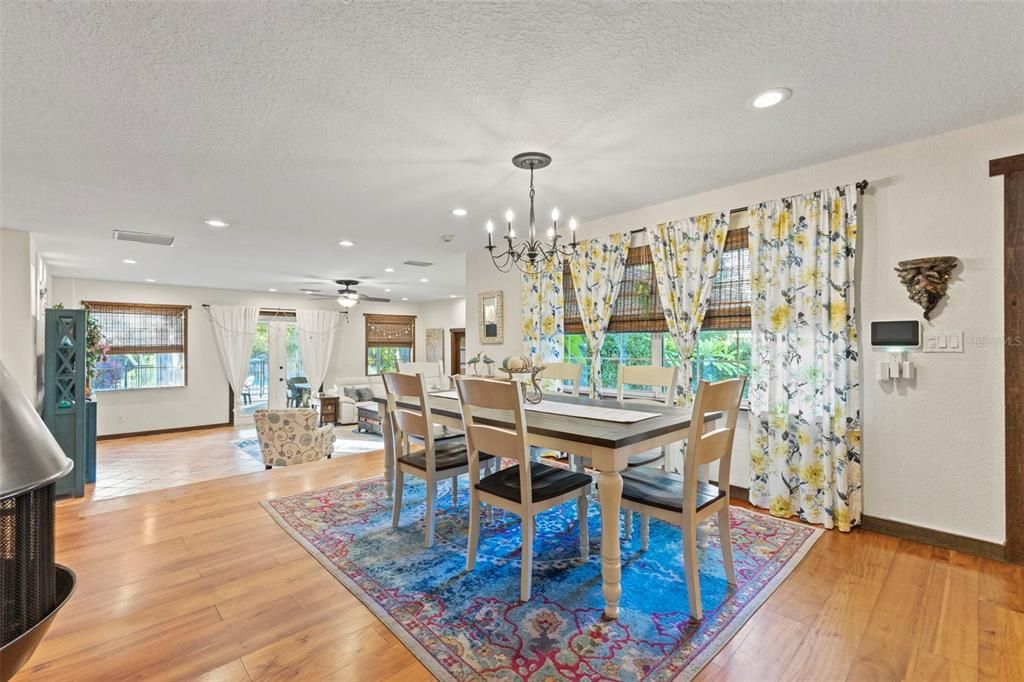 En Venta: $910,000 (3 camas, 3 baños, 3406 Pies cuadrados)