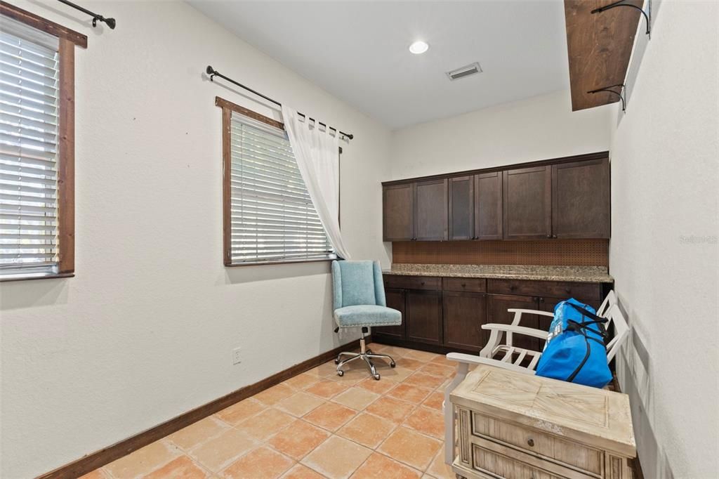 En Venta: $910,000 (3 camas, 3 baños, 3406 Pies cuadrados)