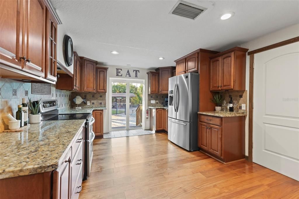 En Venta: $910,000 (3 camas, 3 baños, 3406 Pies cuadrados)