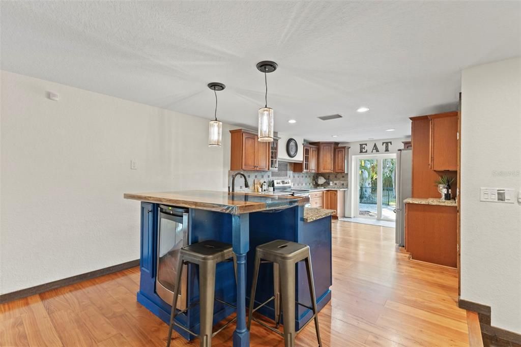 En Venta: $910,000 (3 camas, 3 baños, 3406 Pies cuadrados)