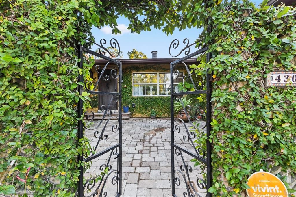 En Venta: $910,000 (3 camas, 3 baños, 3406 Pies cuadrados)