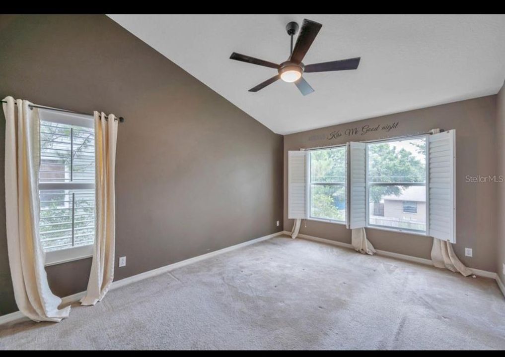 出租: $2,150 (2 贝兹, 1 浴室, 1271 平方英尺)