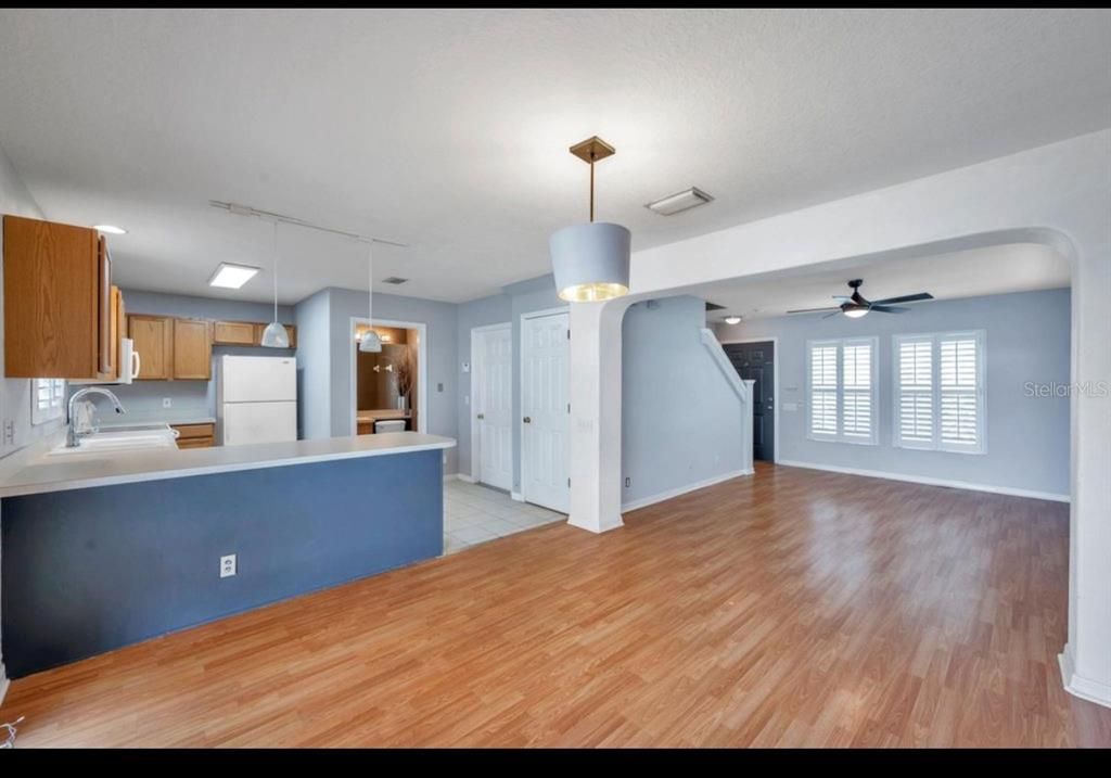 出租: $2,150 (2 贝兹, 1 浴室, 1271 平方英尺)