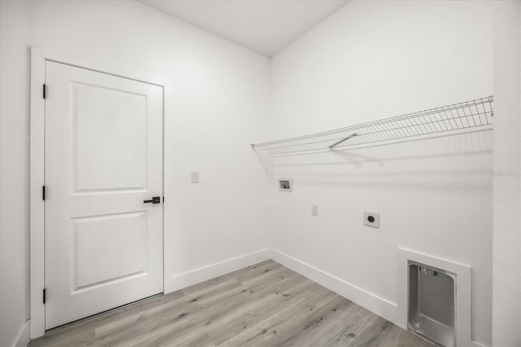 For Sale: $375,000 (4 beds, 2 baths, 1856 Square Feet)