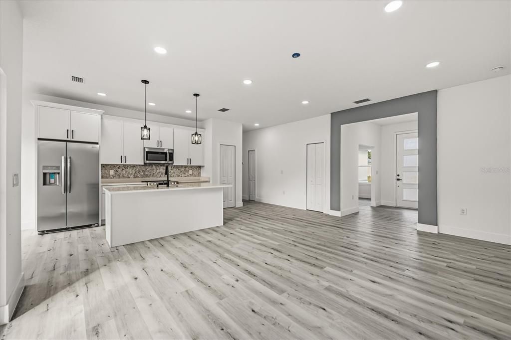 For Sale: $375,000 (4 beds, 2 baths, 1856 Square Feet)