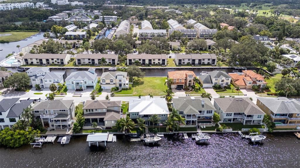 На продажу: $475,000 (0.25 acres)