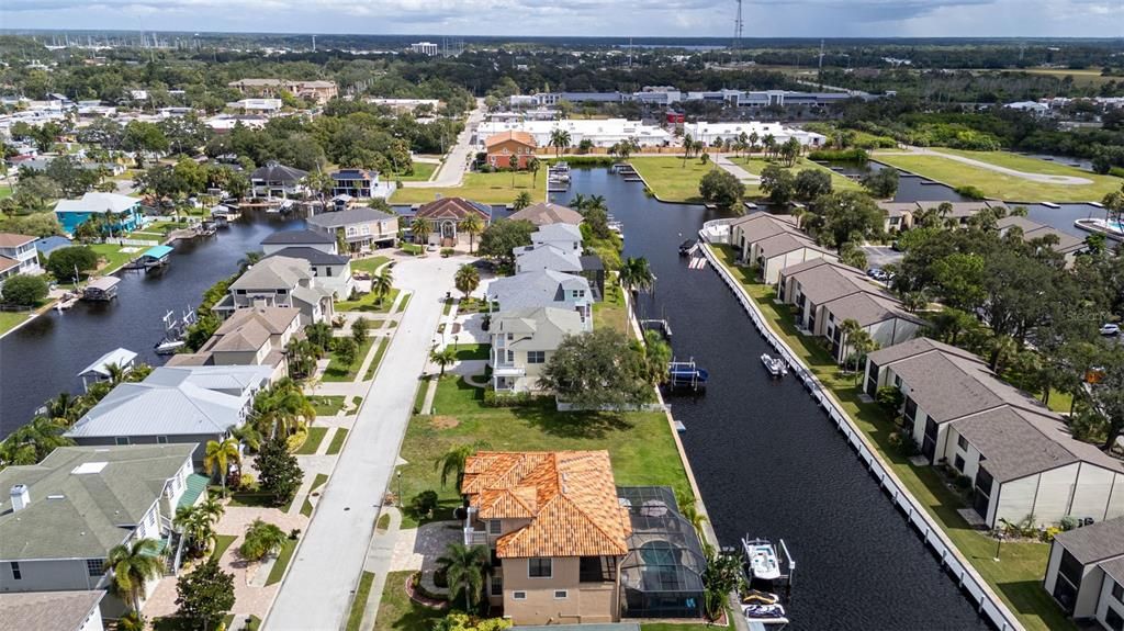 На продажу: $475,000 (0.25 acres)