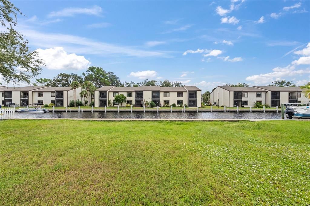 На продажу: $475,000 (0.25 acres)