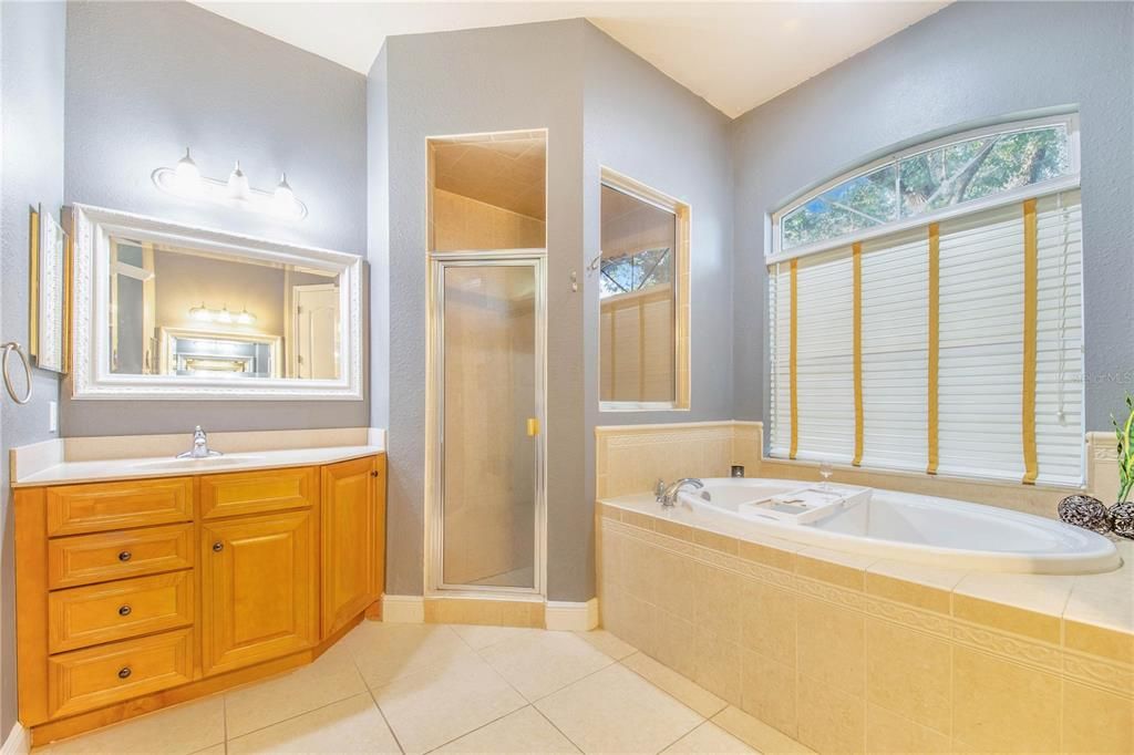 For Sale: $499,000 (4 beds, 3 baths, 2221 Square Feet)