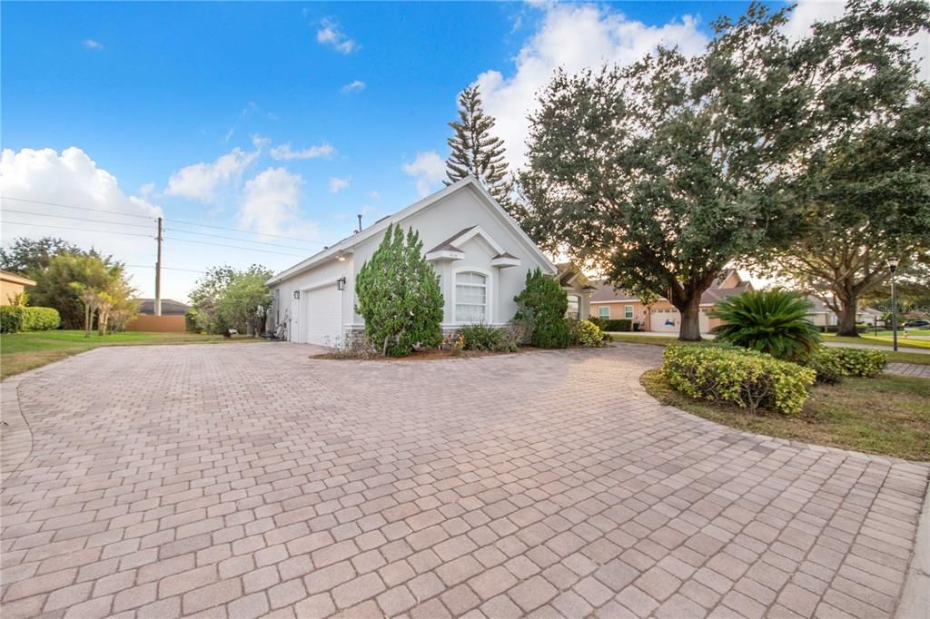 For Sale: $499,000 (4 beds, 3 baths, 2221 Square Feet)