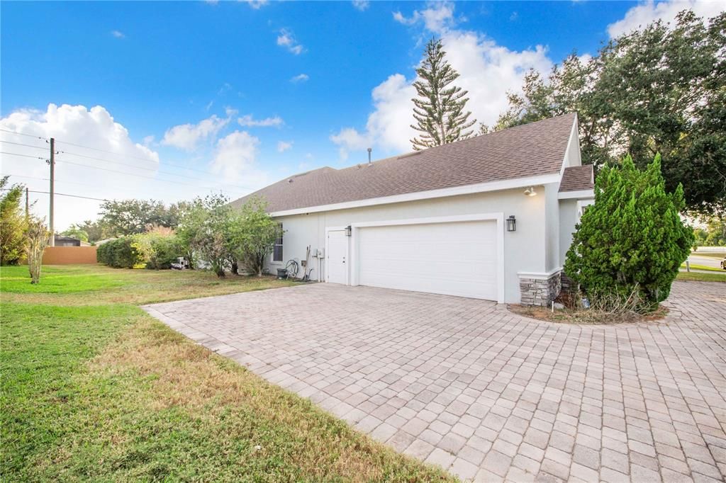 For Sale: $499,000 (4 beds, 3 baths, 2221 Square Feet)