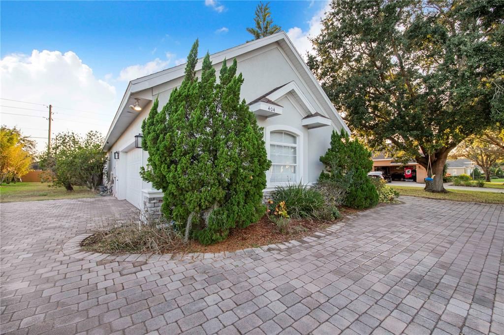 For Sale: $499,000 (4 beds, 3 baths, 2221 Square Feet)