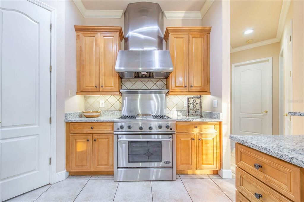 For Sale: $499,000 (4 beds, 3 baths, 2221 Square Feet)